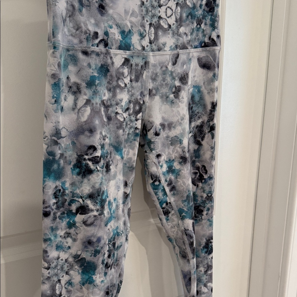 Women’s lululemon Align 6 28” Print Leggings